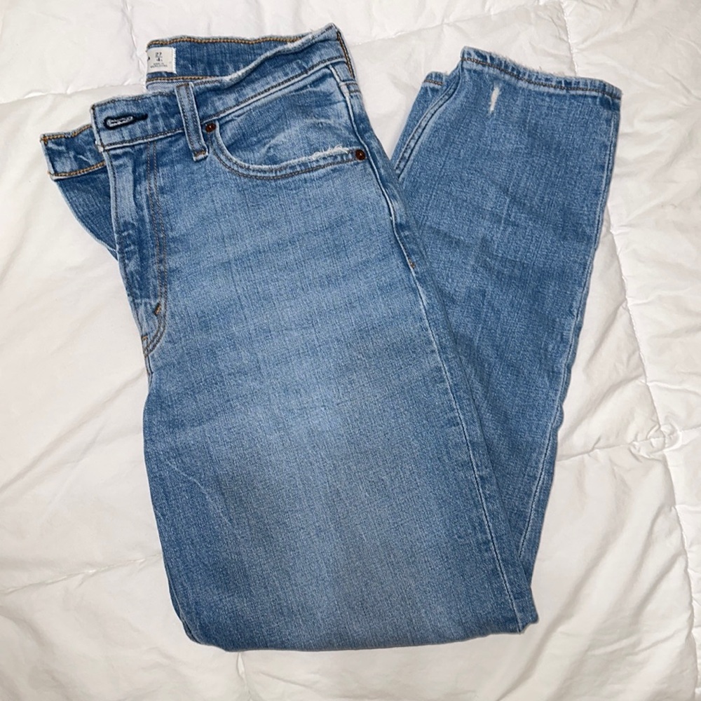 Abercrombie & Fitch High Rise Mom Jean